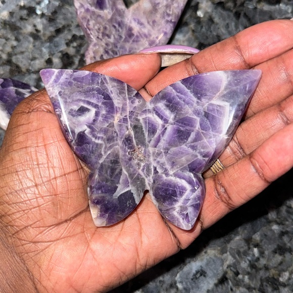 Dream Amethyst Butterfly Set of 3 - Sphere holder ๐ฆ - Picture 4 of 7